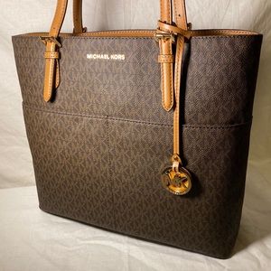 NWT Michael Kors Bedford Lg pocket tote